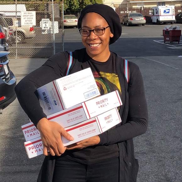 Meet your Posher, Natalie - Picture 4 of 5